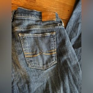 🍀 Lucky Brand Sweet N Straight Jeans 8A